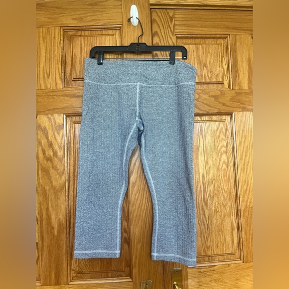 Lululemon - Cropped Leggings - Picture 1 of 3